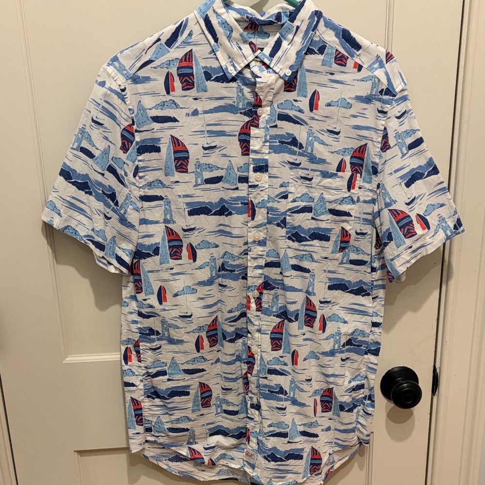 Vineyard Vines' Men's Sailboat Print Blue and White Shirt